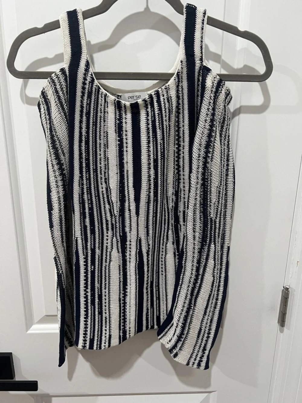 Per Se Navy‎ and White Vertical Stripe Knit Cold Shoulder Top Size Small